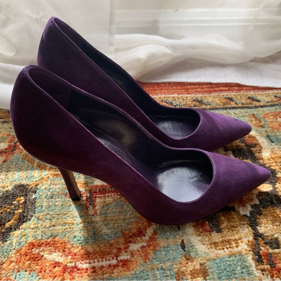 Manolo Blahnik BB Suede Pointed-Toe Pump, Purple Size - 37 - Picture 5 of 13
